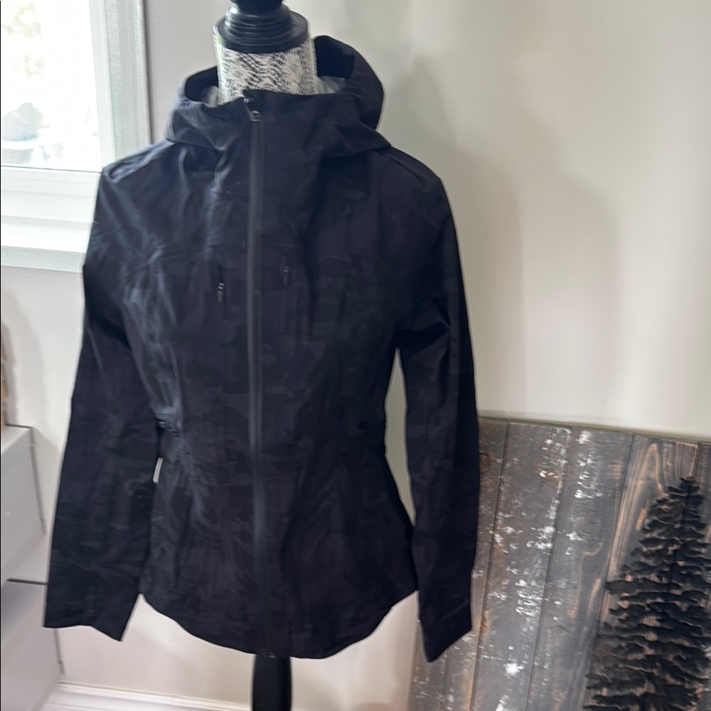 Lululemon Athletica Black Camo Rain Jacket with High Collar